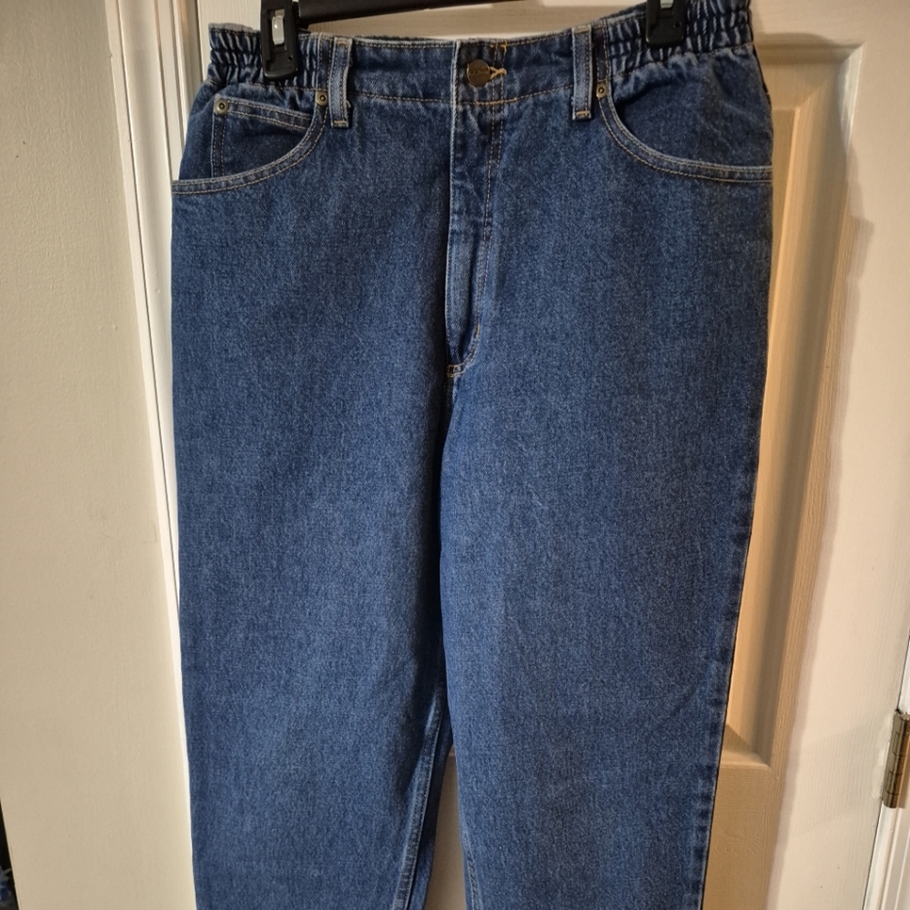 L.L. Bean Women’s Straight-Leg Jeans in Classic Blue Denim Stretch Waist